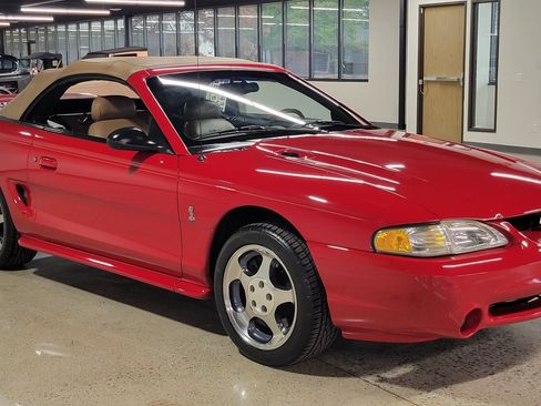 Used 1994 Ford Mustang GT RWD image 39