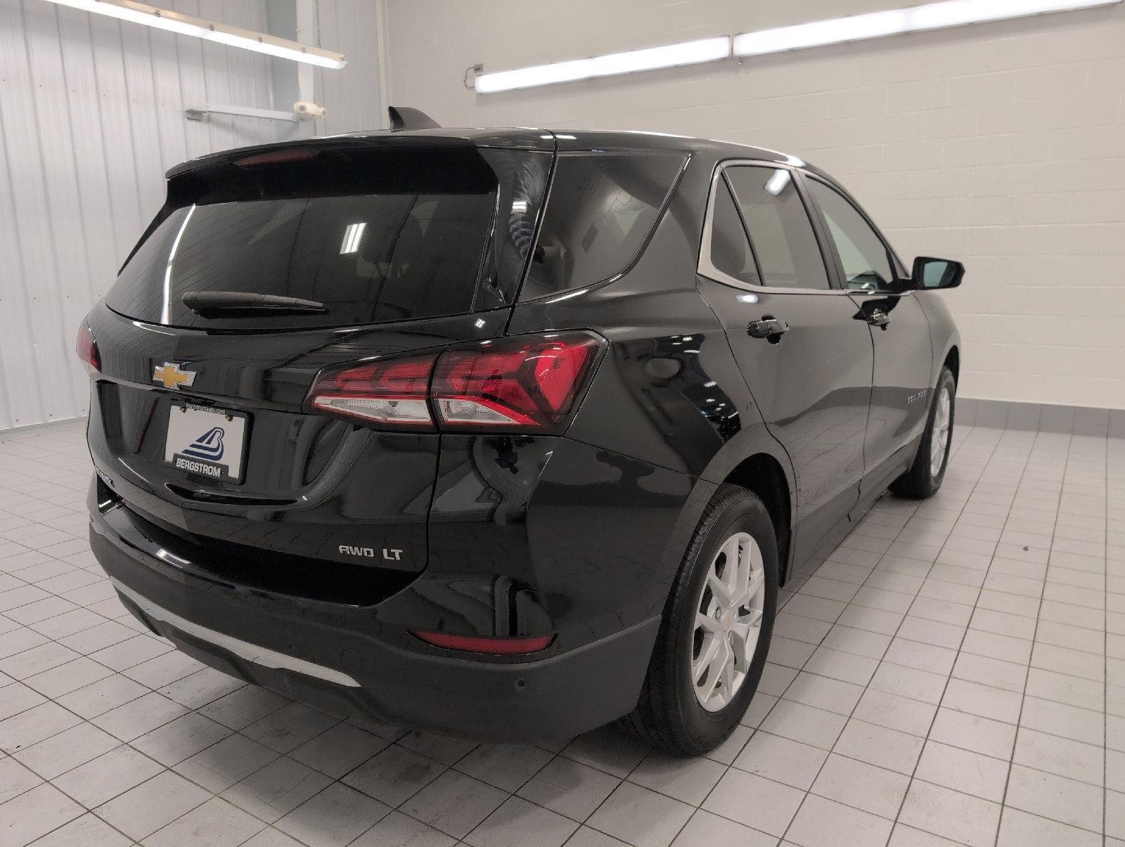 Used 2024 Chevrolet Equinox LT AWD/4WD image 19