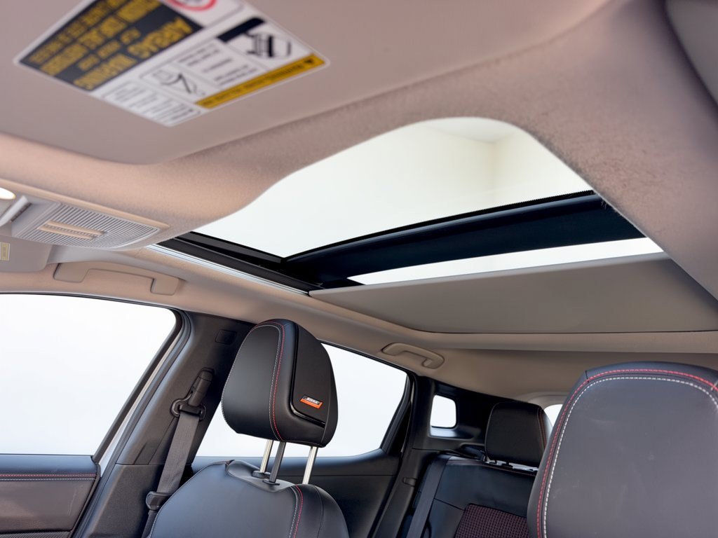 Used 2025 Nissan Kicks SR w/ SR Premium Package FWD image 27