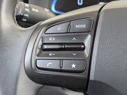 Used 2023 Hyundai Venue SEL w/ Cargo Package image 16