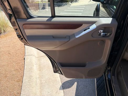 Used 2012 Nissan Pathfinder LE RWD image 33