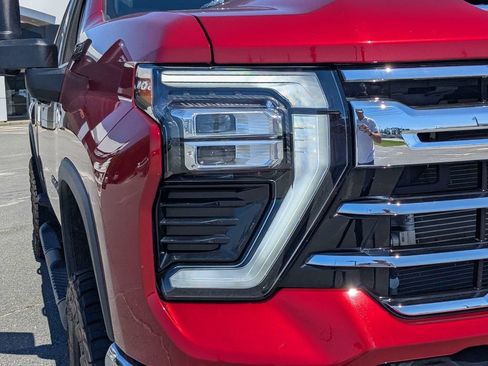Used 2025 Chevrolet Silverado 2500 LTZ w/ LTZ Premium Package AWD/4WD image 10