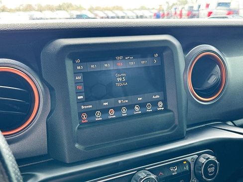 Used 2021 Jeep Gladiator Mojave image 13