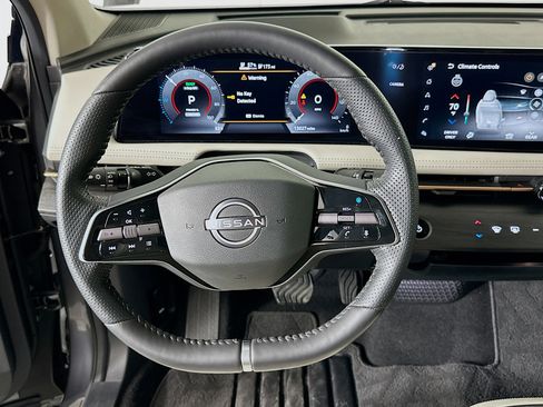 Used 2023 Nissan Ariya AWD image 18