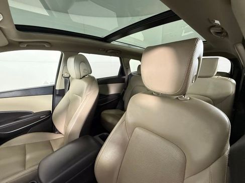 Used 2017 Hyundai Santa Fe Limited image 14