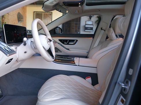 Used 2023 Mercedes-Benz S 580 4MATIC Sedan image 12