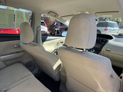 Used 2012 Toyota Prius V Two image 17