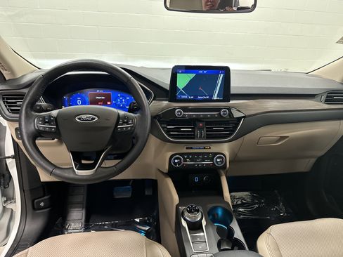 Used 2020 Ford Escape Titanium image 29
