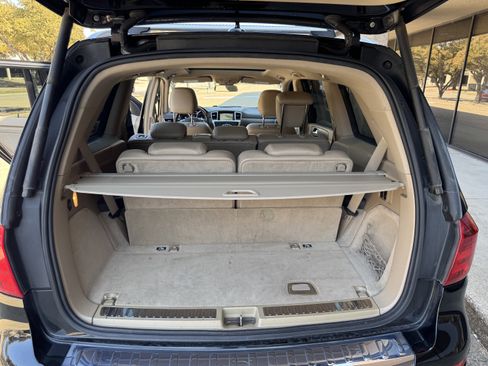 Used 2014 Mercedes-Benz GL 450 4MATIC image 34