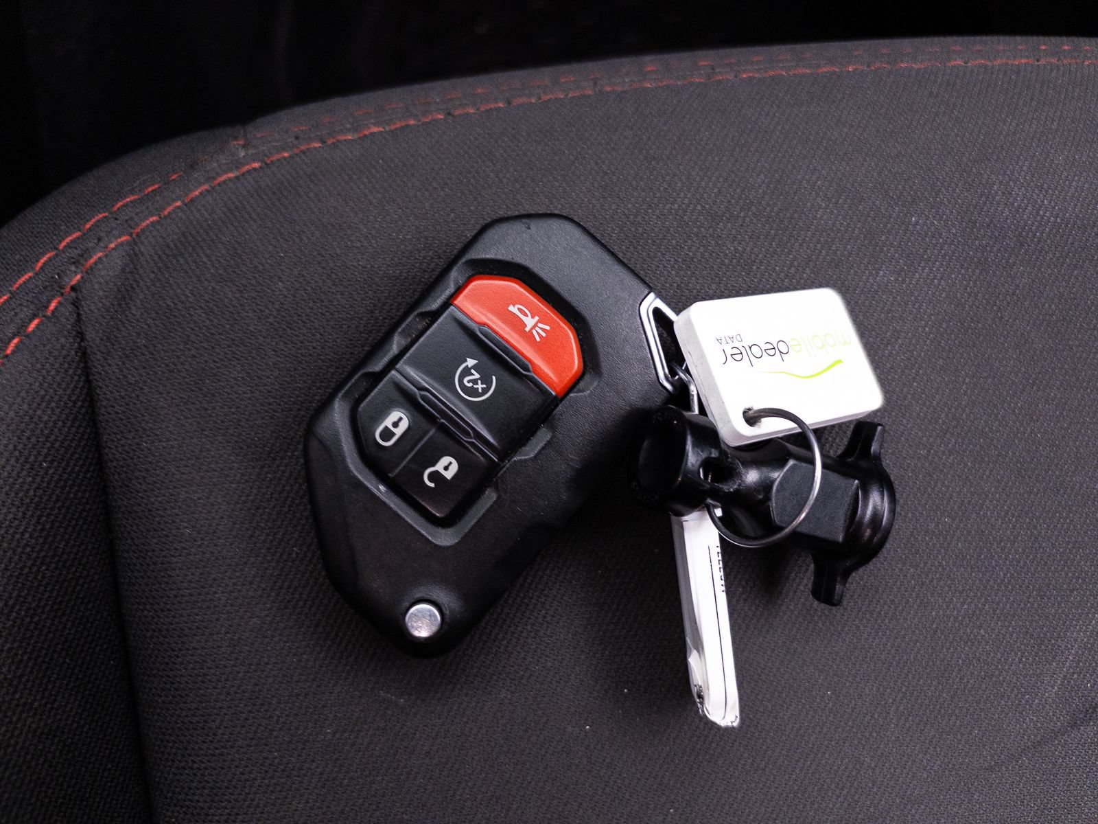 Used 2022 Jeep Wrangler Unlimited Rubicon w/ Cold Weather Group AWD/4WD image 31