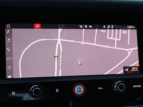 Certified 2024 Porsche Macan image 18