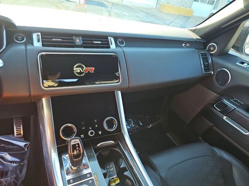 Used 2019 Land Rover Range Rover Sport SVR image 13