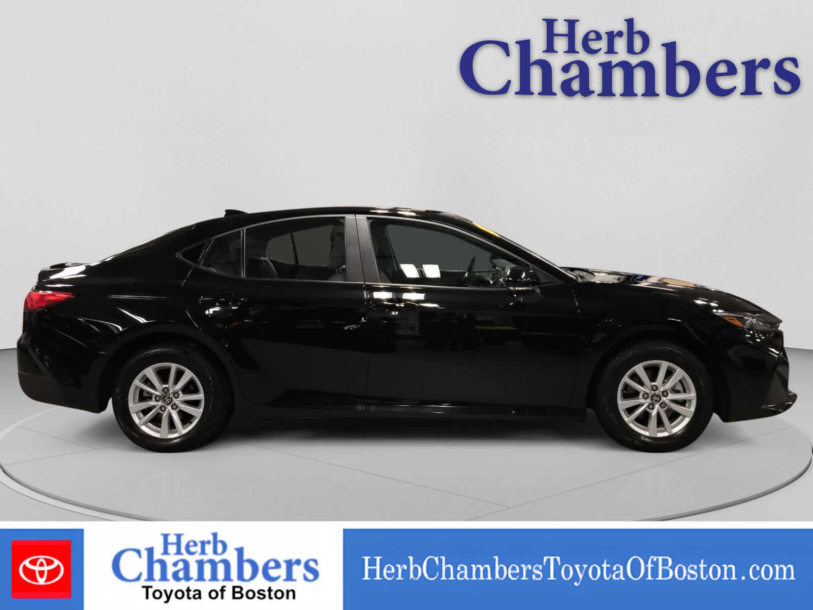 Used 2025 Toyota Camry LE AWD/4WD image 16