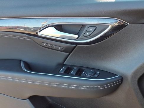 Used 2023 Buick Envision Essence FWD image 19
