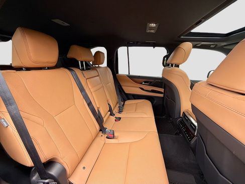 Used 2025 Lexus LX 600 4WD w/ Appearance Package image 28