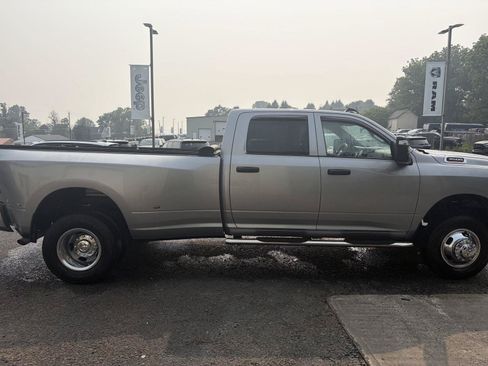 Used 2023 RAM 3500 Tradesman w/ Chrome Appearance Group AWD/4WD image 5