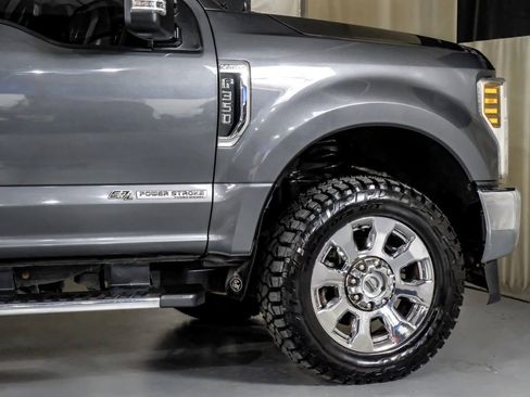 Used 2019 Ford F350 Lariat w/ Chrome Package image 7