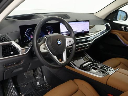 Used 2026 BMW X7 xDrive40i w/ Premium Package image 7