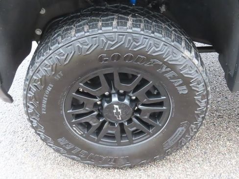Used 2024 Chevrolet Silverado 2500 ZR2 w/ Technology Package AWD/4WD image 18