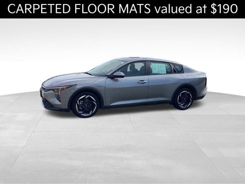 Used 2025 Kia K4 EX image 3