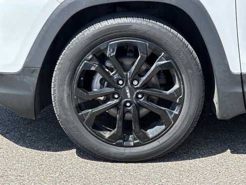Used 2021 GMC Terrain SLE w/ Driver Convenience Package FWD image 8