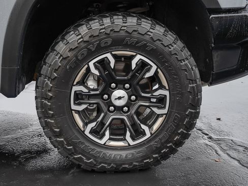 Used 2024 Chevrolet Silverado 1500 ZR2 w/ Technology Package image 10