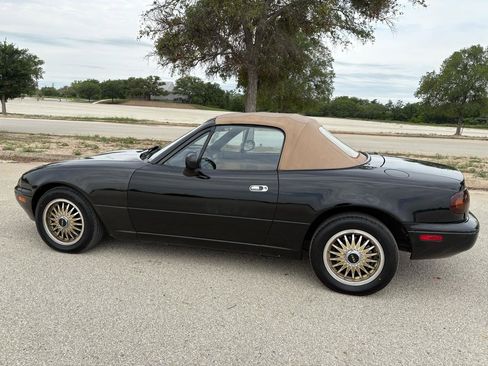 Used 1995 MAZDA MX-5 Miata RWD image 13