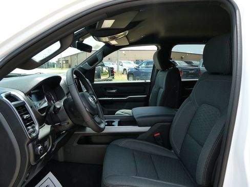 New 2026 RAM 1500 Express AWD/4WD image 17