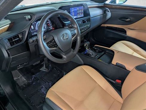 Used 2025 Lexus ES 300h w/ Premium Package FWD image 10