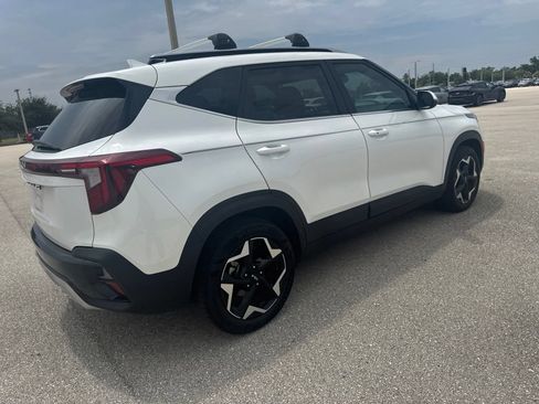 Certified 2024 Kia Seltos EX FWD image 5