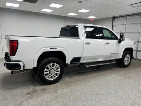 Used 2022 GMC Sierra 3500 Denali w/ Denali Ultimate Package AWD/4WD image 11