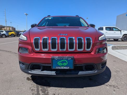 Used 2017 Jeep Cherokee Sport w/ Cold Weather Group AWD/4WD image 5