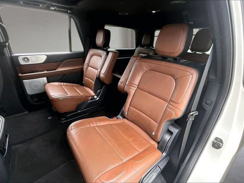 Used 2022 Lincoln Navigator Reserve AWD/4WD image 21