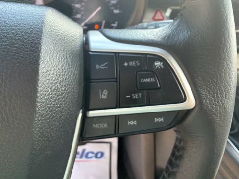 Used 2024 Toyota Sienna XLE w/ XLE Plus Package FWD image 16