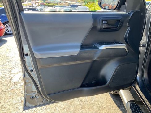 Used 2019 Toyota Tacoma SR5 image 23