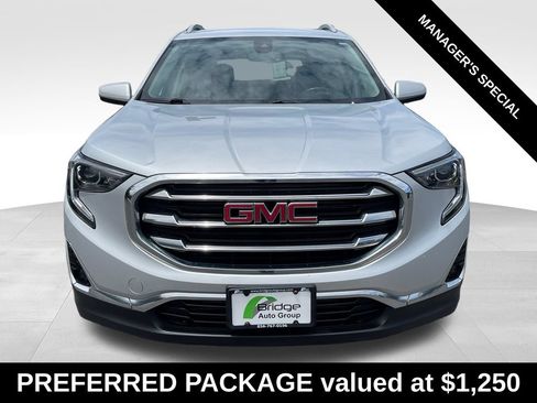 Used 2020 GMC Terrain SLT w/ Preferred Package AWD/4WD image 2
