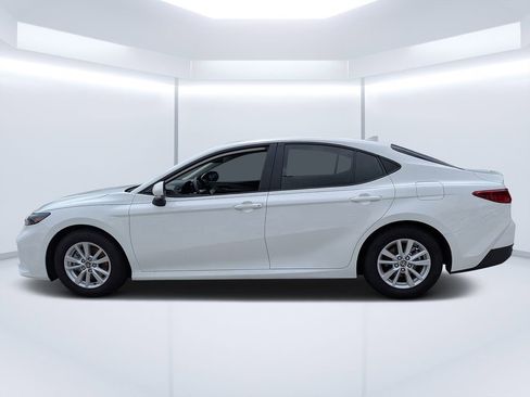 Used 2025 Toyota Camry LE FWD image 6