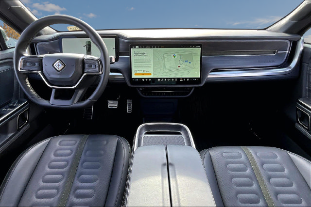 Used 2023 Rivian R1T Adventure Dual AWD/4WD image 8