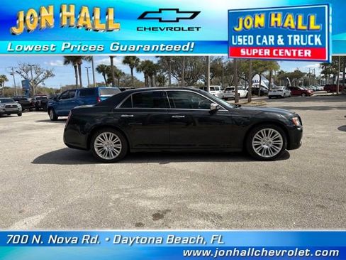 Used 2013 Chrysler 300 C image 8