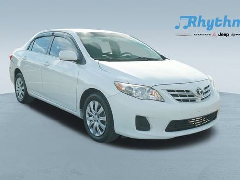 Used 2013 Toyota Corolla LE image 1