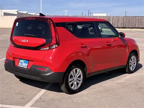 Used 2022 Kia Soul LX image 6