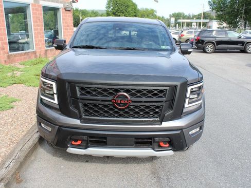 Used 2023 Nissan Titan PRO-4X w/ Pro-4x Convenience Package image 4