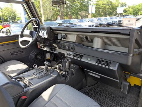 Used 1997 Land Rover Defender 90 AWD/4WD image 25