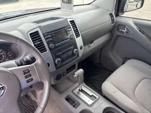 Used 2014 Nissan Frontier SV RWD image 20