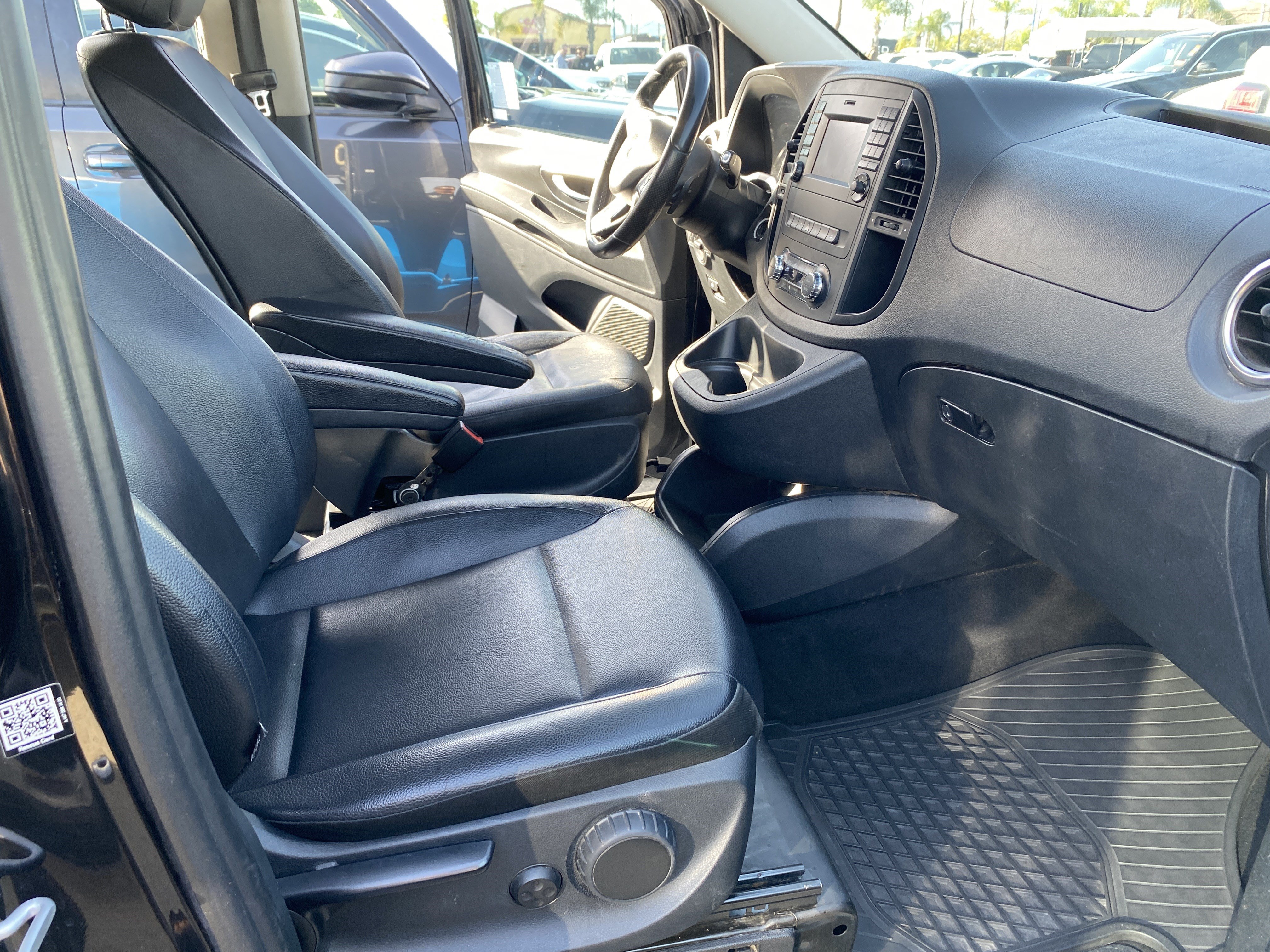 Used 2016 Mercedes-Benz Metris Passenger image 17