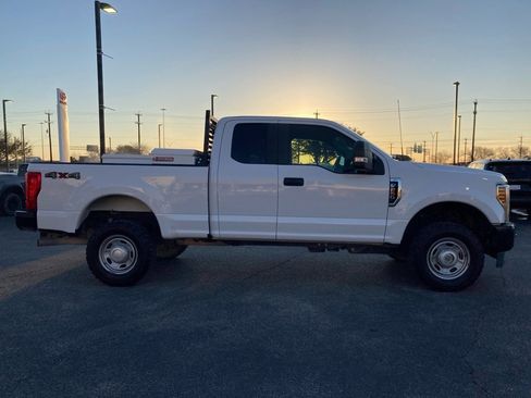 Used 2019 Ford F250 XL w/ Power Equipment Group image 4
