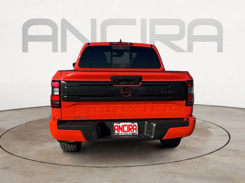 Used 2025 Nissan Frontier Pro-X image 9