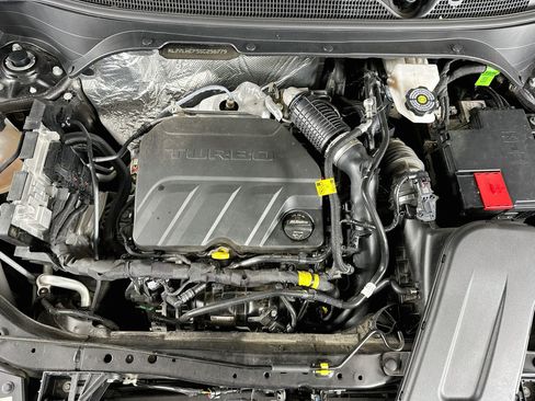 Used 2025 Chevrolet Trax LT w/ LT Convenience Package FWD image 30