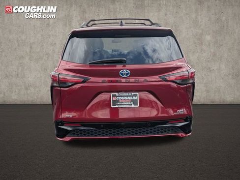 Used 2024 Toyota Sienna XSE AWD/4WD image 6