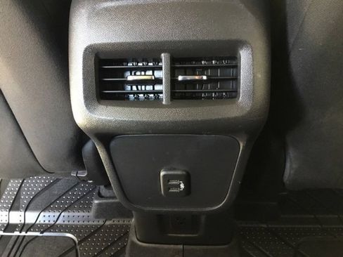 Used 2021 Chevrolet Equinox LT image 45